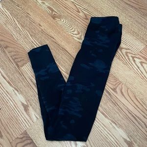 Navy camo Lululemon leggings